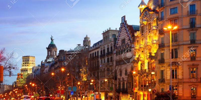 Passeig de Gràcia (Shopping and Architecture)